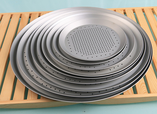 RK Bakeware China-Hard Anode Perforated Thin Crust Pizza Pan для пиццерии